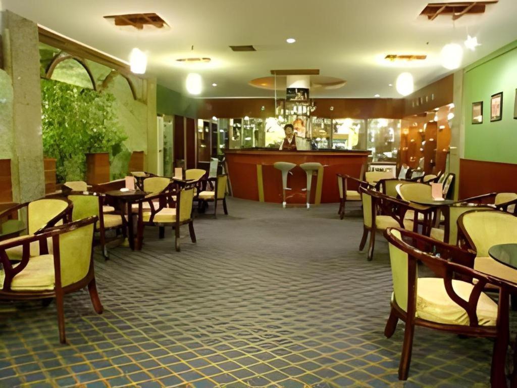 New Friendship Hotel Lojang Kültér fotó