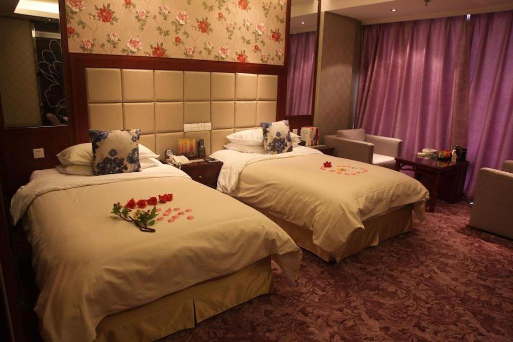 New Friendship Hotel Lojang Kültér fotó
