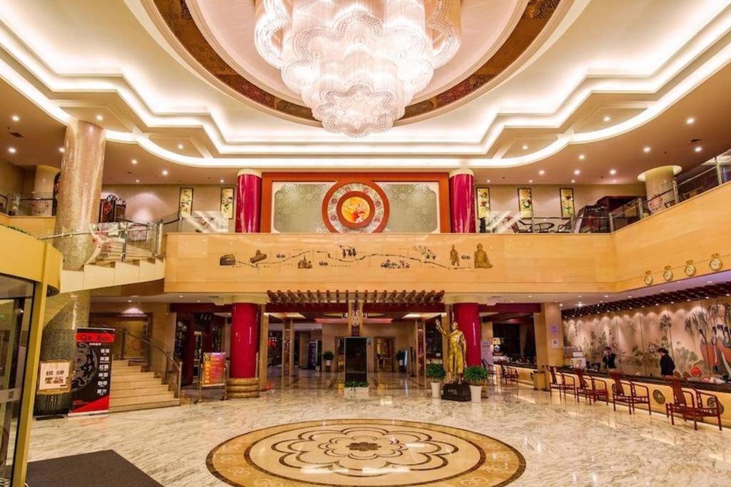 New Friendship Hotel Lojang Kültér fotó