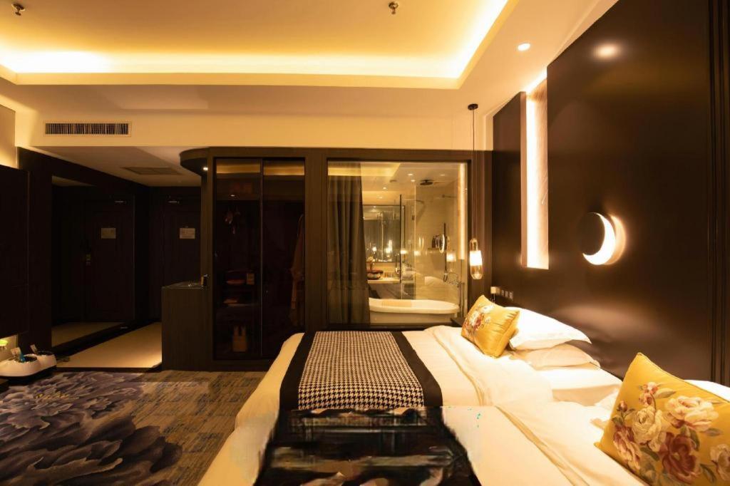 New Friendship Hotel Lojang Kültér fotó