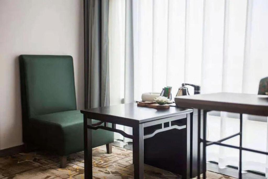 New Friendship Hotel Lojang Kültér fotó