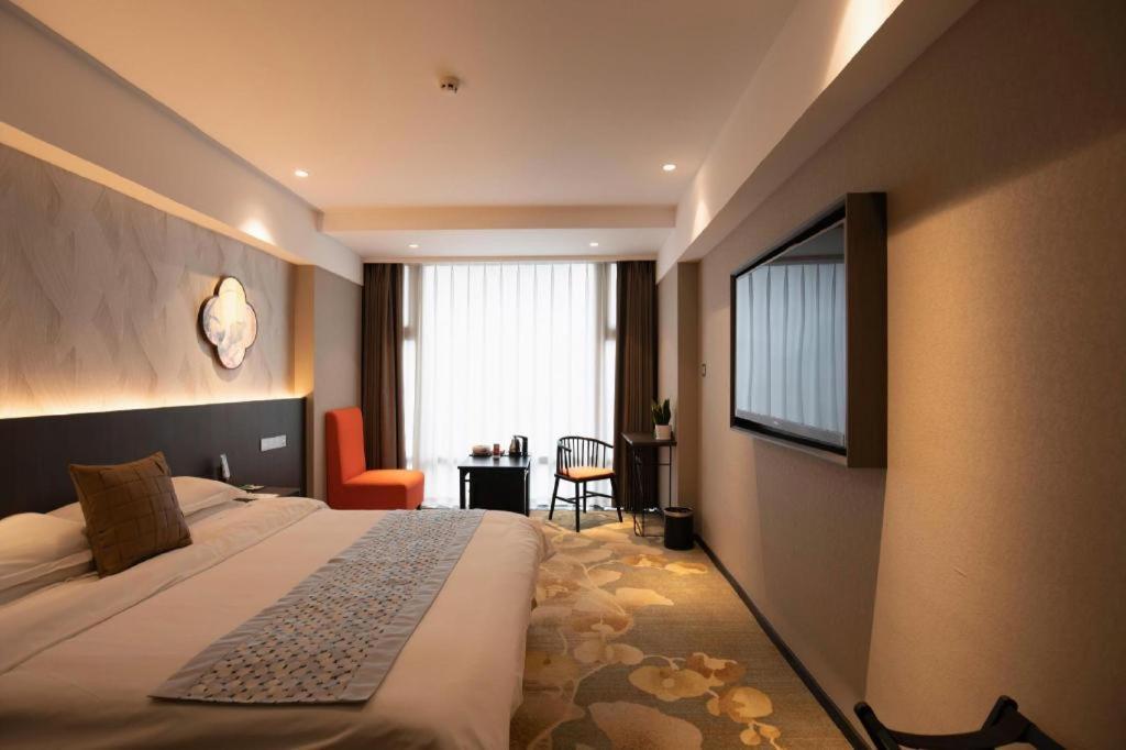 New Friendship Hotel Lojang Kültér fotó