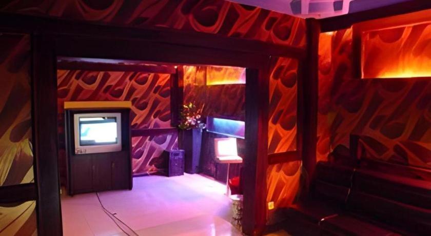 New Friendship Hotel Lojang Kültér fotó